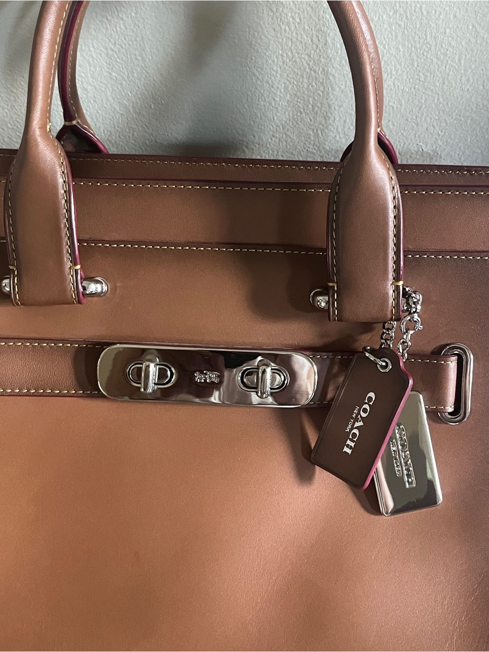 Brown Coach swagger 27 Tan Leather Signature Interior Patch Satchel